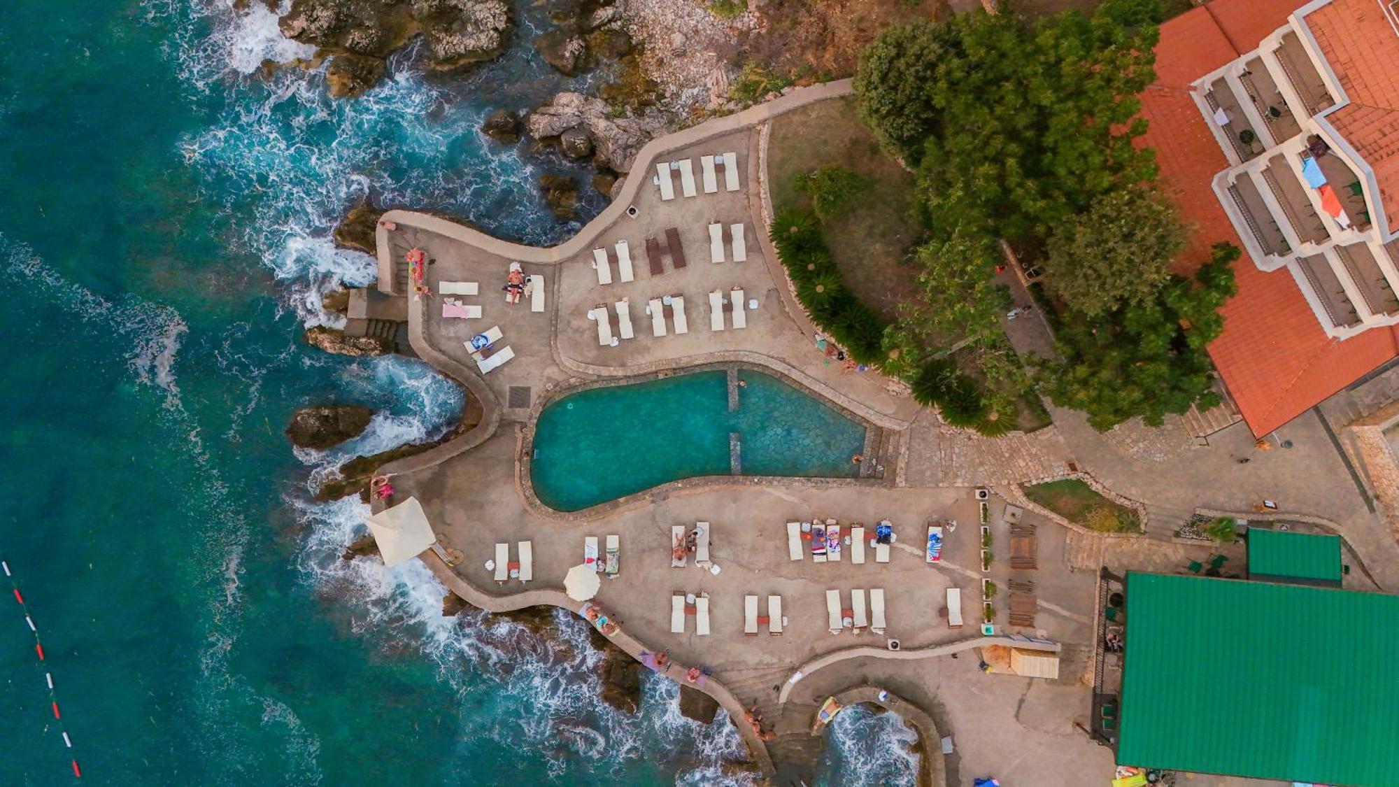 Hotel R อัตเจฮะห์ ภายนอก รูปภาพ