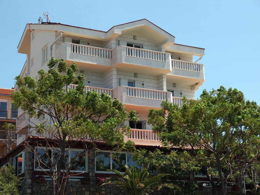 Hotel R อัตเจฮะห์ ภายนอก รูปภาพ